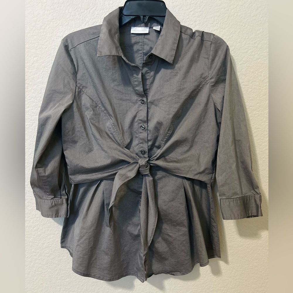 New York & Company Gray Tie Front Button Down Blouse Size Medium EUC - Picture 5 of 5